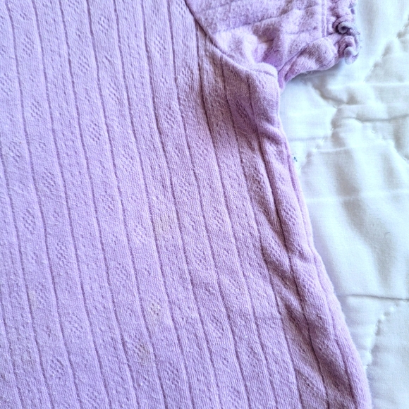 10/$20 ❄️ Wardrobe Essentials Onesie - Picture 5 of 7